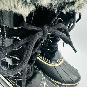 Lightly Used Thinsulate Ozark Trail Women's Snow Boots Size 8